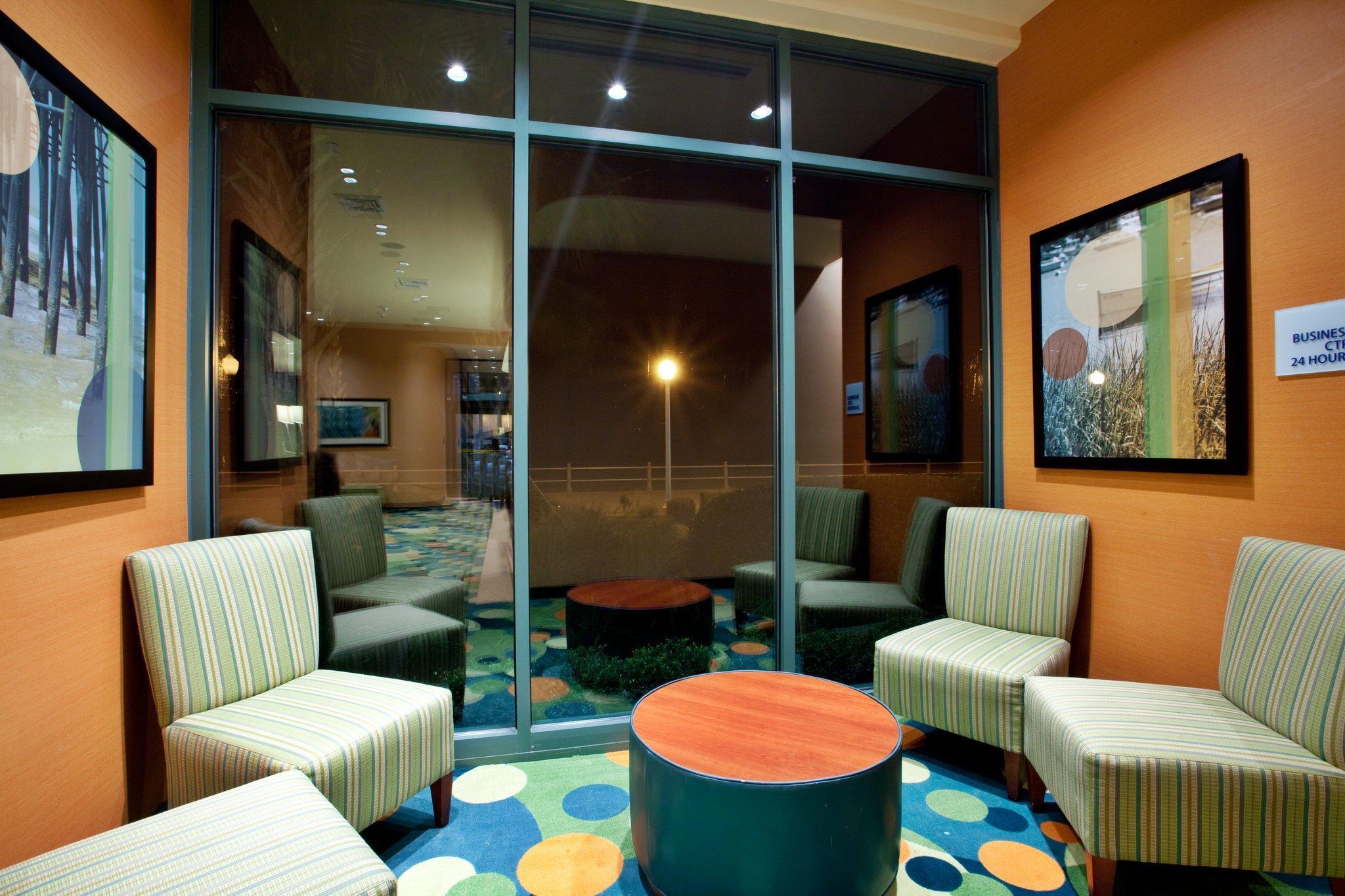 Holiday Inn Express Hotel & Suites Virginia Beach Oceanfront, An Ihg Hotel Esterno foto