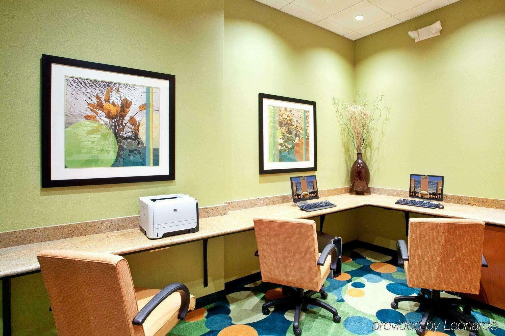 Holiday Inn Express Hotel & Suites Virginia Beach Oceanfront, An Ihg Hotel Esterno foto